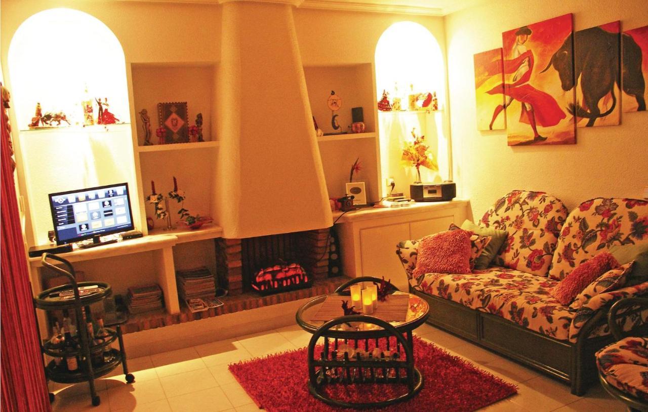 2 Bedroom Nice Apartment In Guardamar Del Segura Esterno foto
